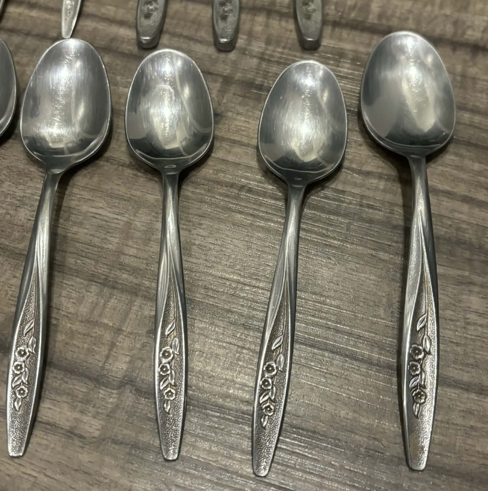 Floral Handle Silverware Utensil Set - Picture 5 of 6